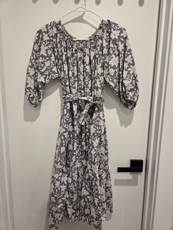 Mata Traders Dresses & Skirts - Mata Traders White And Grey Floral Print Midi Dress